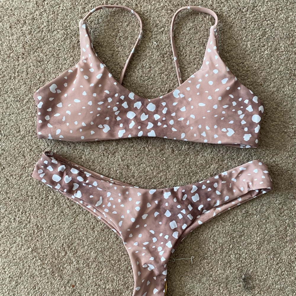 Dokifans Animal Print bikini set. Size small, never worn.